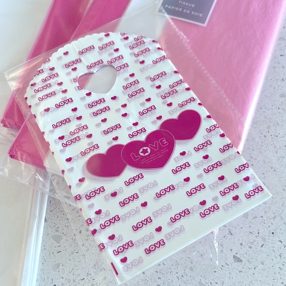 25 pcs Small Heart Love Loot Bags Favor Bags Treat Bags 4.80" x 5.7" in. - Picture 11 of 14